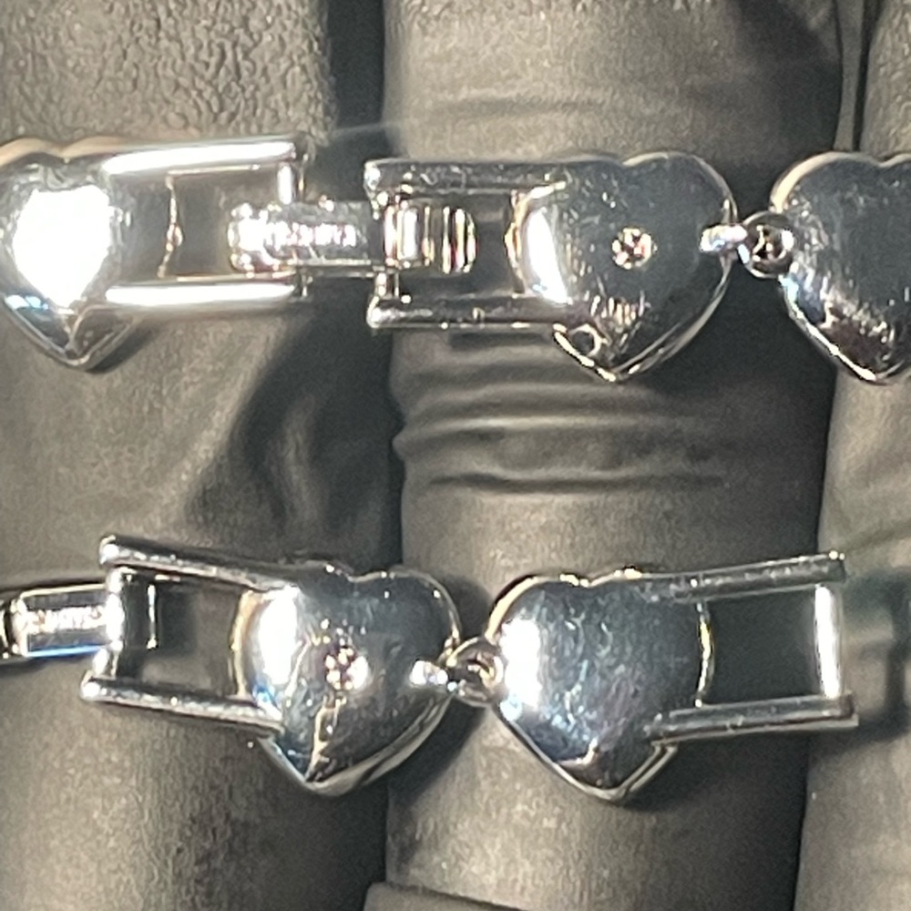 Ariana Grande X Swarovski Silver Heart Necklace - Picture 5 of 6